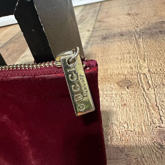 Gucci Red Velvet Beauty Pouch - Picture 2 of 10